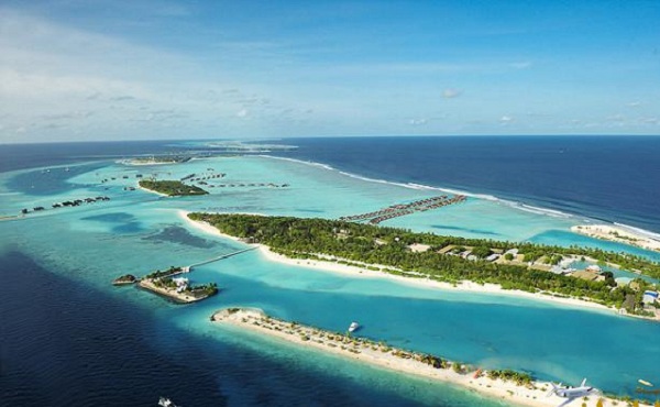 عرض المالديف شخصين اقتصادي